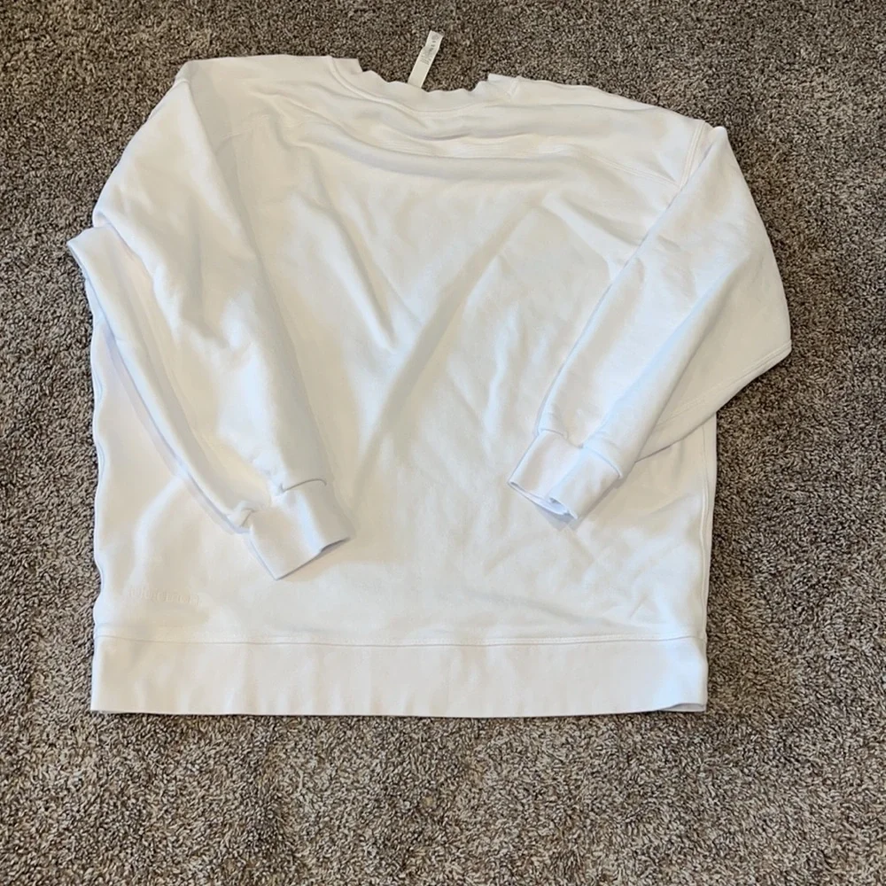 Lululemon Perfectly Oversized Crew Color White Size 8